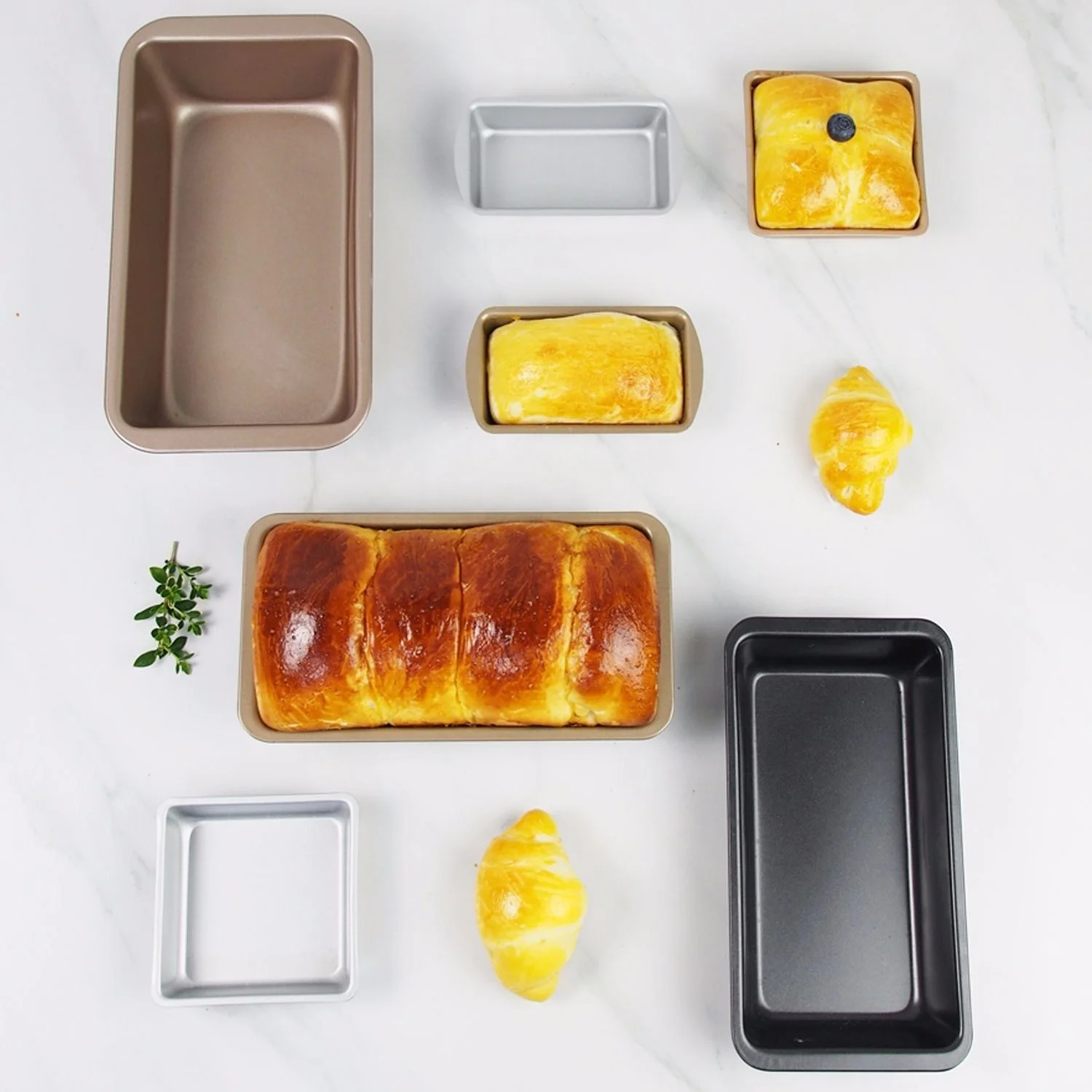 Customized 4 inch Nonstick Carbon Steel Rectangular Loaf Pan Metal Roasting Cake Pans for Toast Bread Baking Tray Ovenware