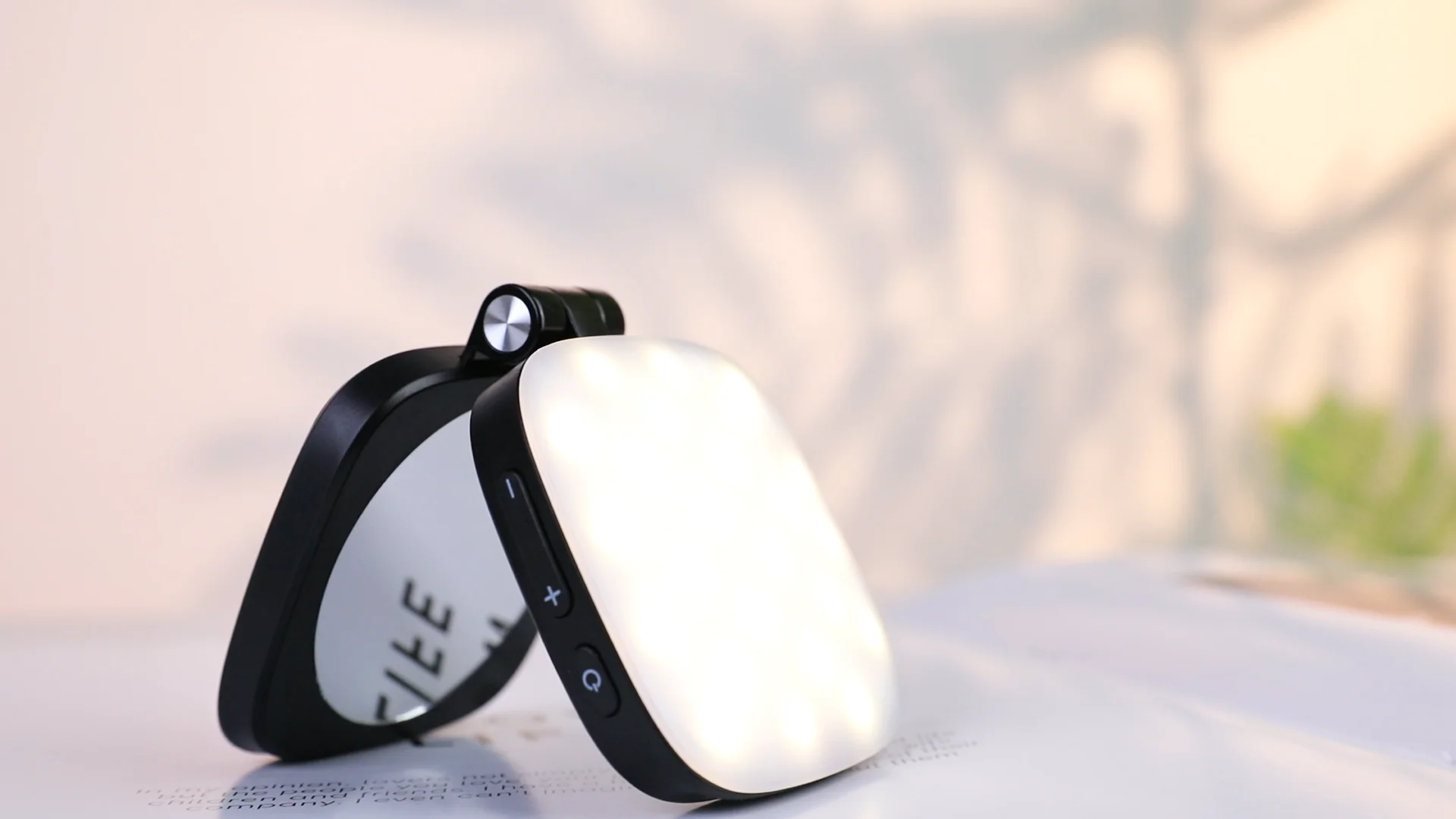 Top F662 magnetic suction mobile phone fill light with led mirror Photo Video Light Rechargeable Battery Lights customized logo