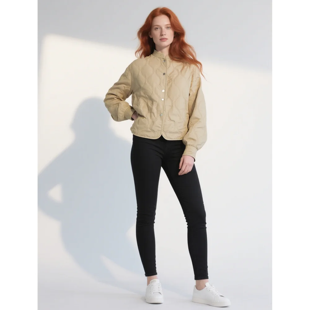 Custom Fashion-forward Button Long Sleeve Polyester Rounded Quilted Jacket supplier