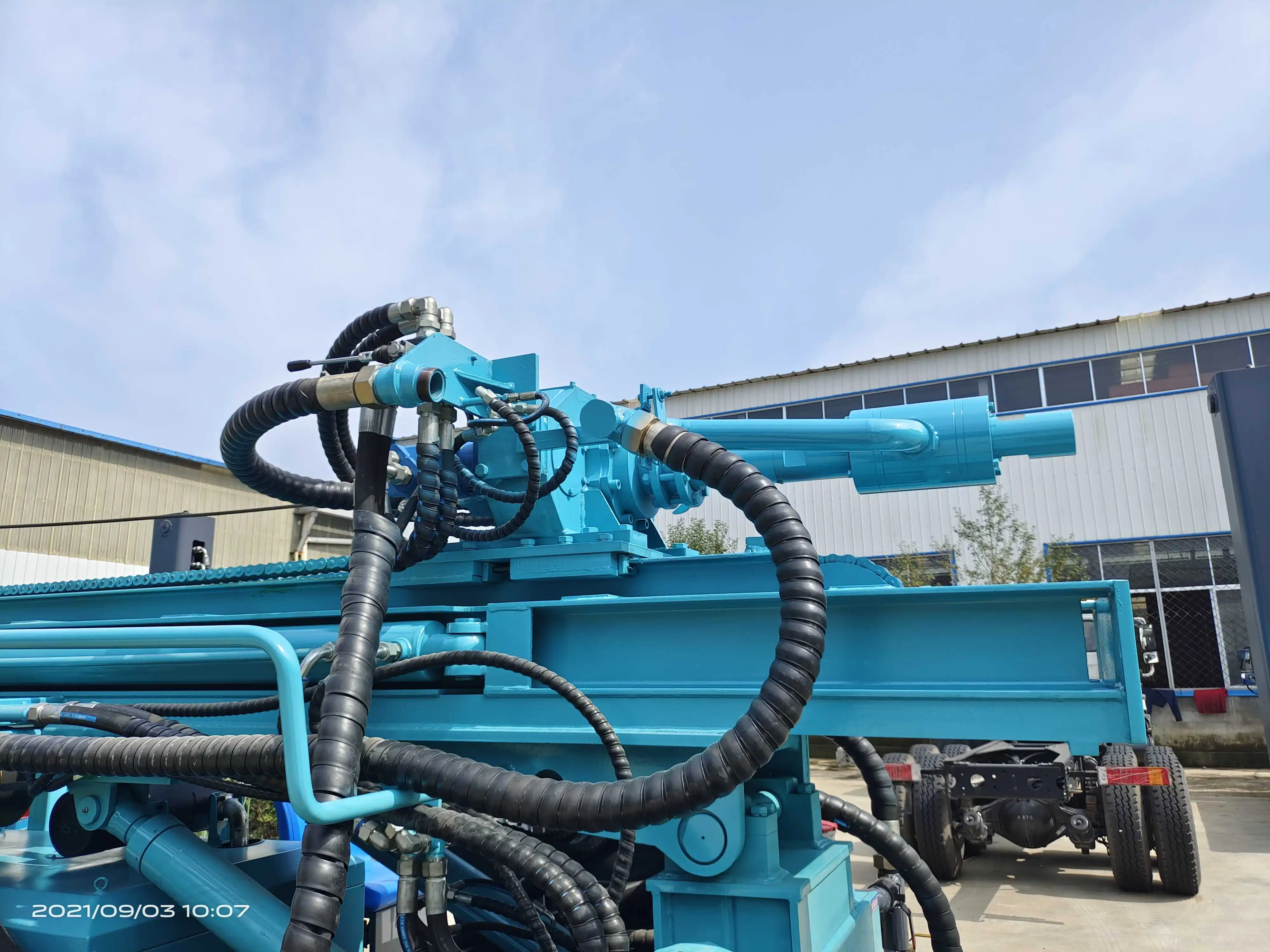 Hongwuhuan HWH350 drilling rig for water well portable rotary crawler tractor 350m 92 kw water well drilling rig