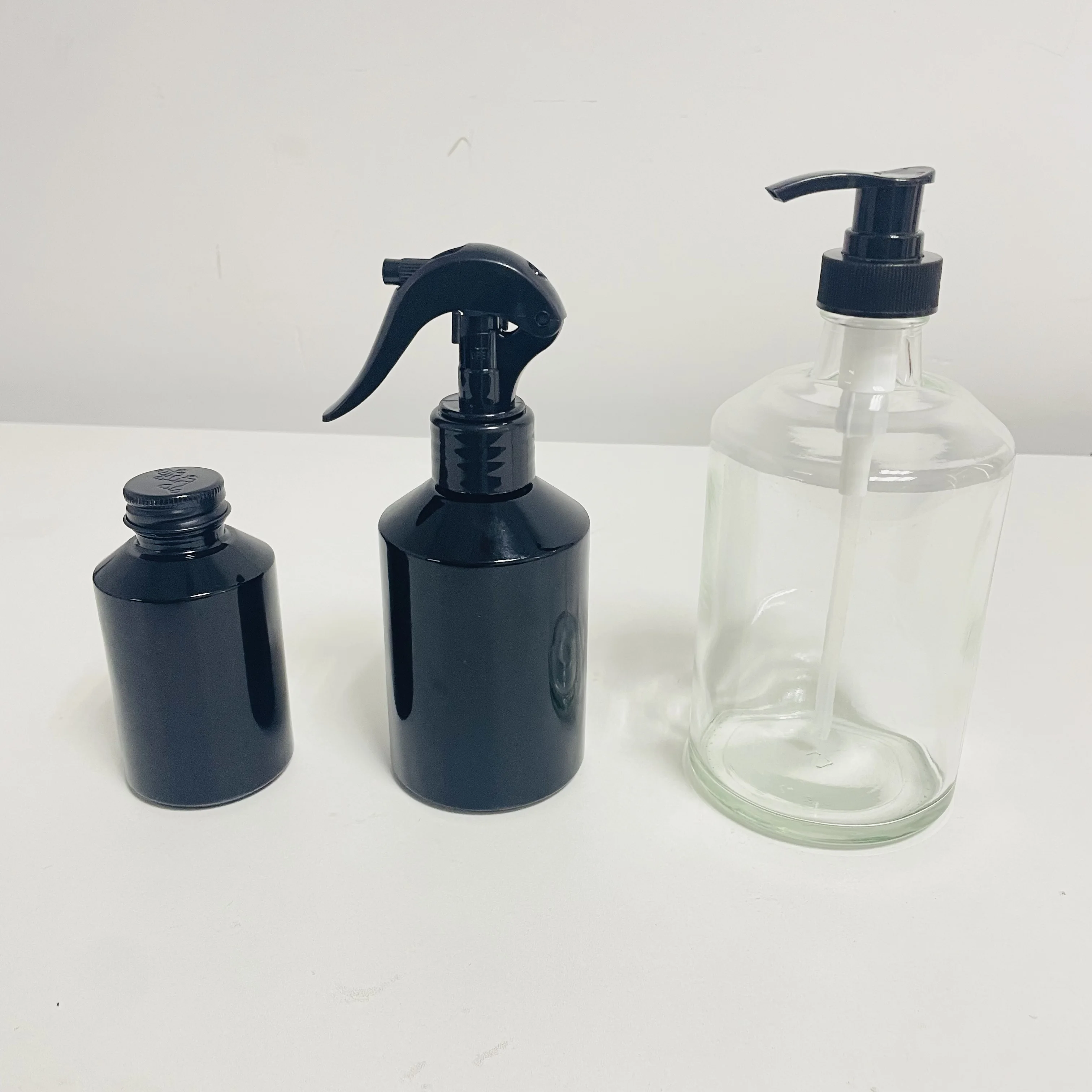 Loiton Pump Bottle Body care Shampoo Bath Set Dish Soap Conditioner Customized Slanted shoulder 500ml Glass Bottle for Hand Wash