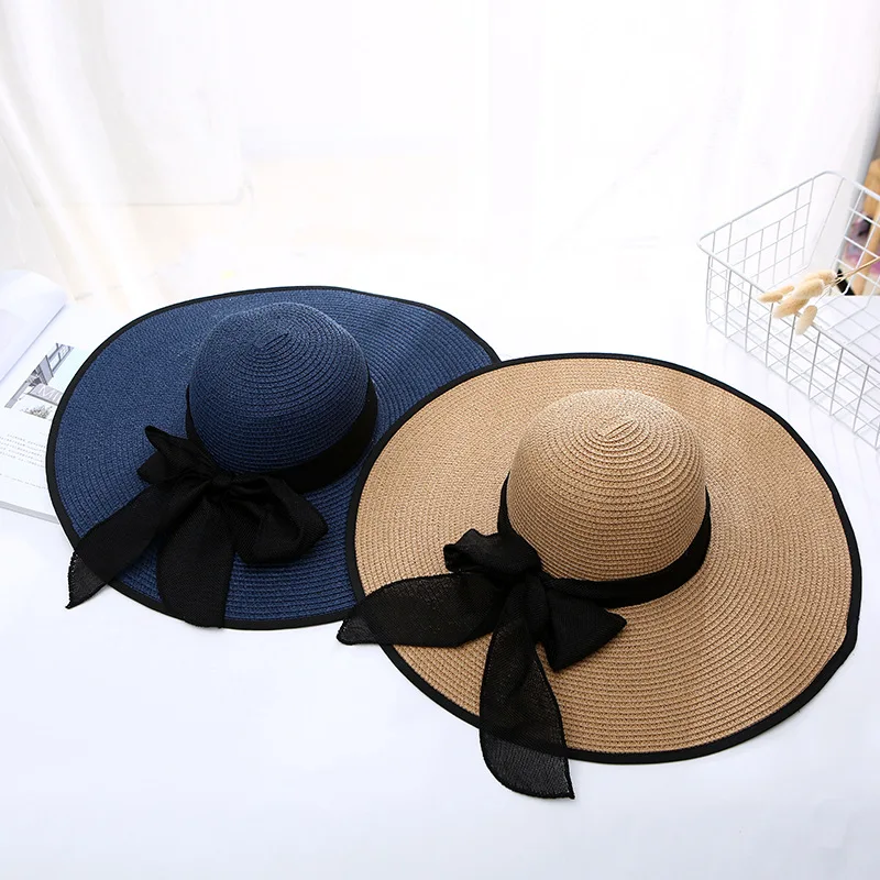 Large Brimmed Straw Hat Collapsible 