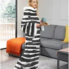 New New Digital Print Women Winter Wearable Blanket Hoodie Sleeves Oversized Blanket For Home Wear Custom