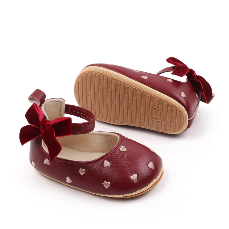 Solid Color PU Leather Baby Girl Princess Shoes Heart-Shaped Pattern with Velvet Bow Decoration Mary Jane Flats Style details