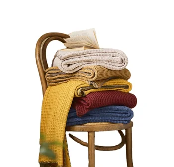 Wholesale custom luxury native design yellow 100% cotton knitted throw blanket