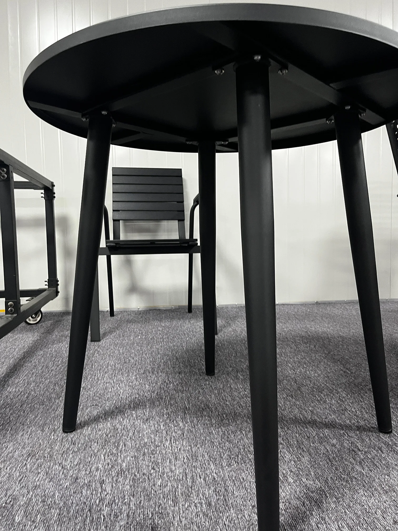 Custom Modern Metal Out Door Table and Chairs Steel Table  Aluminum Chairs Outdoor Furniture Patio Dinning Table Patio Furniture