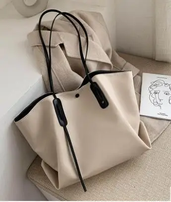 PVC Leather Faux Leather Fabric with 7 Colors in Stock 50 Yards MOQ and 100000 Meters Production Capacity