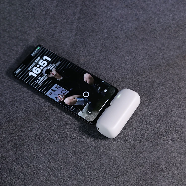 Trending Products 2025 New Arrivals PB199 20W White Black Pink Capsule Power Bank 4000mAh Built-in Foldable Usb-c Port Connector