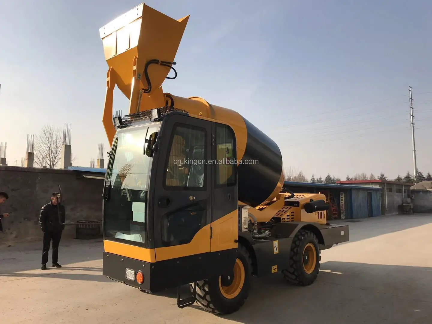 Automatic Selfloading Mobile Concrete Cement Truck Mixer Price Slm4k