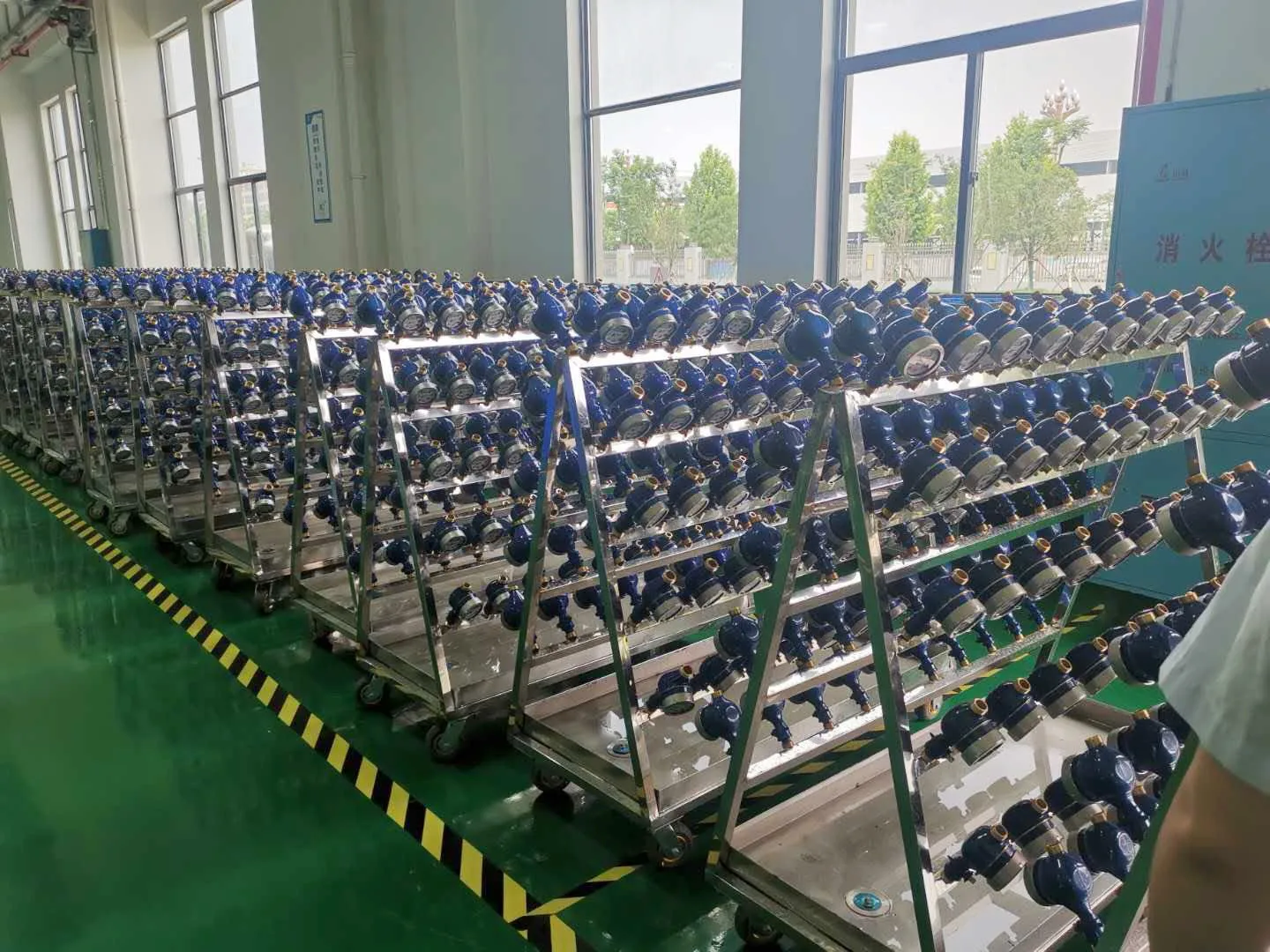 Высокоемкий беспроводной интеллектуальный радиочастотный счетчик воды Laura с предоплатой, заводская продажа, IP68, с разделенной клавиатурой, высокоемкая батарея, OEM 28