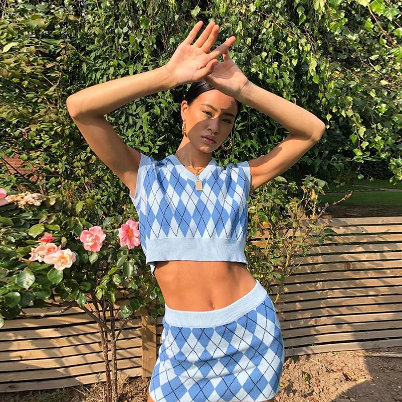 Summer Girl Sleeveless Argyle Crop Top 