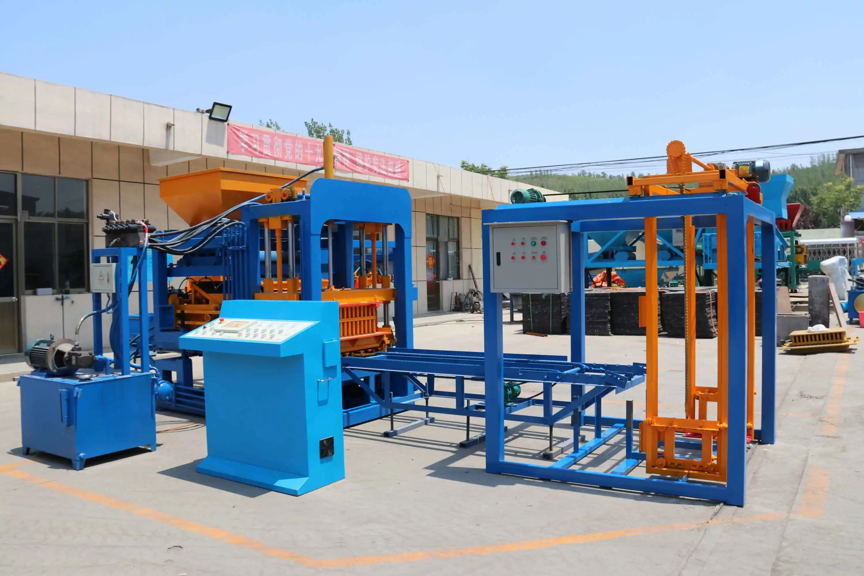 Famous QT4-15 Hydraulic Automatic Block Machine Solid Brick Making Machine with High Quality details