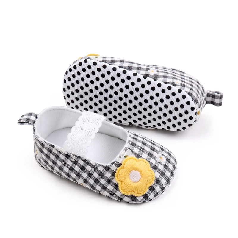 Fresh Plaid Solid Cute Little Flower Lace Elastic Baby Girls Princess Soft Soled Toddler Shoes manufacture
