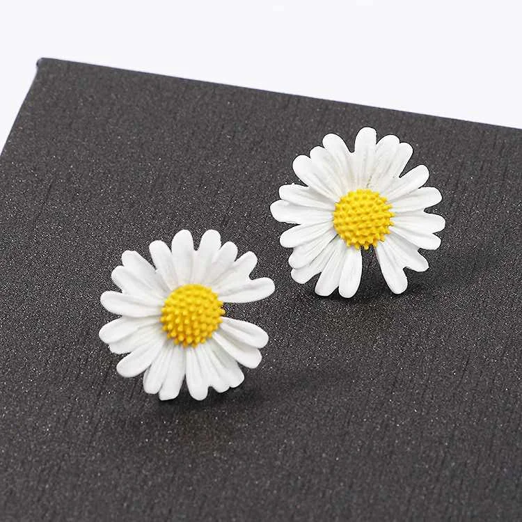 Sweet Flower Stud Earrings Mix Colors for Women Hot Selling Trendy Colors for Girls Fashion Jewelry