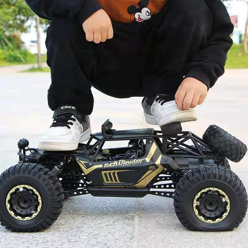 2.4G Factory Manufacture Electric Remote Control Car Toy 1:8 Big Rock Crawler Rc Car 4x4 High Speed Metal Truck For Children