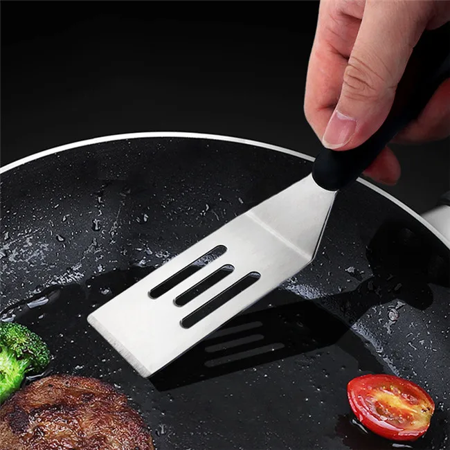 P1451 Stainless Steel Kitchen Multi-purpose Fried Fish Spatula Steak Shovel with Plastic Handle