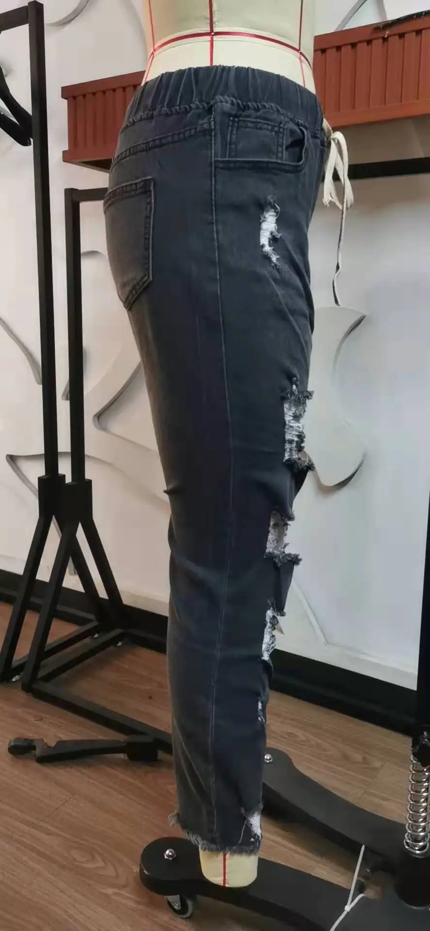 New Arrivals Plus Size Mid Waist Casual Washed Skinny Blue Denim Pencil Pants Ripped Distressed Women's Jeans supplier