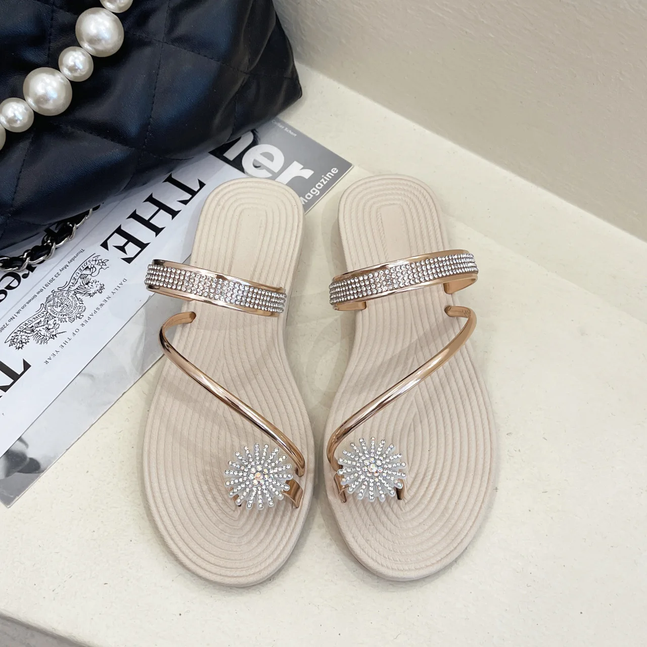 2023 Women Fashion Summer Shoes Simple Fairy Set Toe Slippers  New Flat Sandals Daily Solid Color Outdoor Casual Shopping Shoes