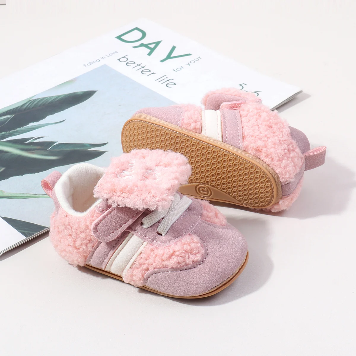 2025 New Design Cozy Baby Shoes Stretchy Safety Warm Premium Brushy Toddler Shoes for Boys and Girls in Autumn and Winter manufacture