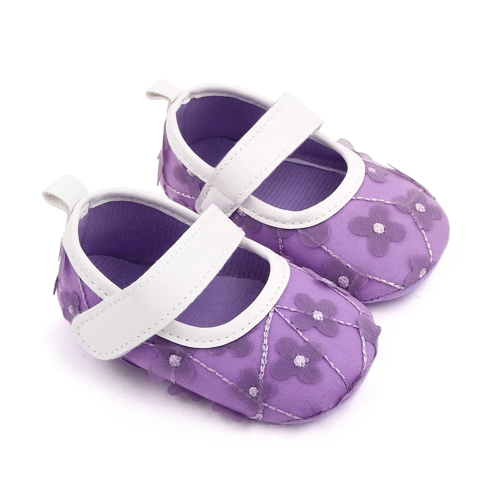 New Infants Cute Solid Color Small Flowers Indoor Soft Soled Toddler Shoes for Baby Girls manufacture