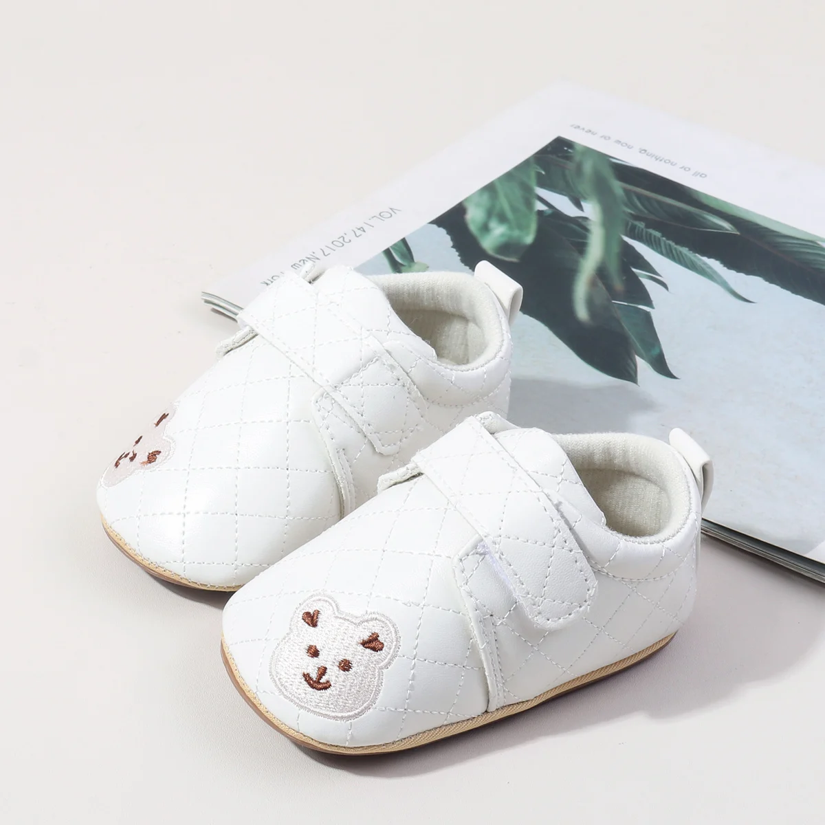Cute Bear Design Soft PU Leather Toddler Baby Newborn Boys Shoes details