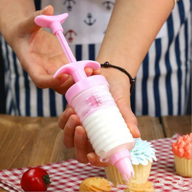 Kitchen Ware Accessories 8 Pcs Food Grade Cake Decoration Tips Set with Piping Nozzles Flower Nails for Cupcakes Baking Pastry