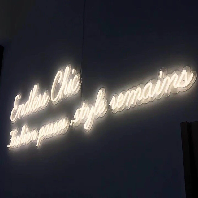 uho定做塑料墙面天使之翼霓虹灯用字母