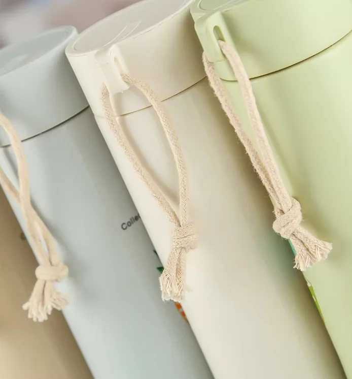 Reusable Insulated Water Bottle Travel Mug Vacuum Insulated Double Layer Water Food Grade Glass Bottle