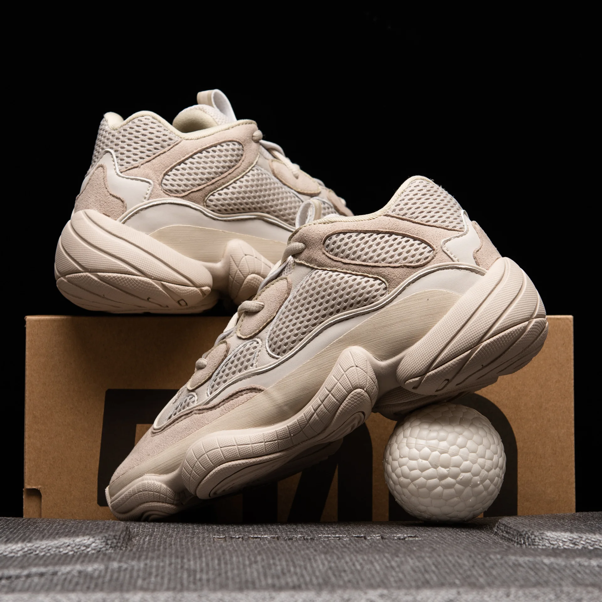 2021 new original genuine leather men yeezy 500 style cool