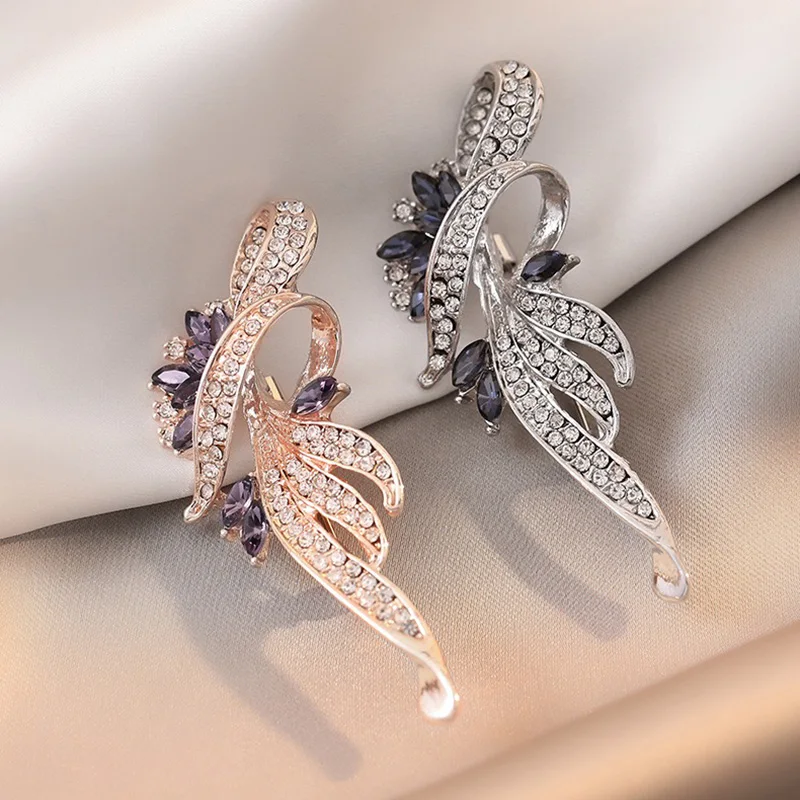 Crystal Flower Brooch Lapel Pin Fashion  Rhinestone Jewelry Women Wedding Hijab Pins Large Brooches For Women