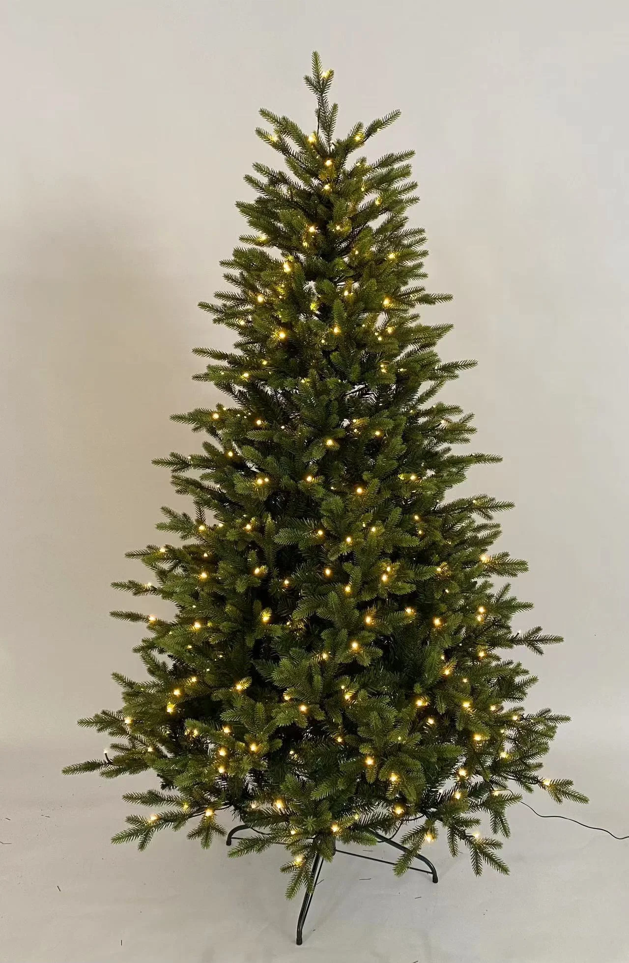 Elegant and Durable 100% PVC PE Mixed Natural Pre-Lit Hinged Construction Christmas Tree Perfect Holiday Decor factory