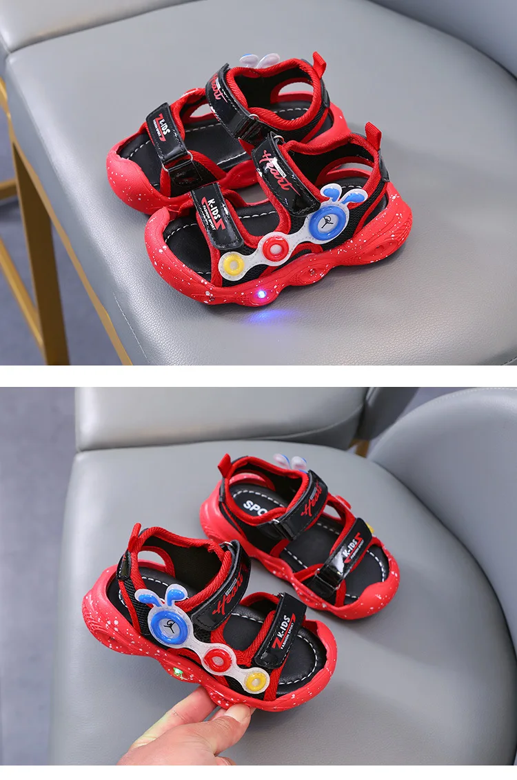 2024 Summer Lighting Sandals for Boys and Girls 1-6 Years Old Luminous Casual Shoes Soft Anti-Kick Beach Shoes for Toddlers manufacture
