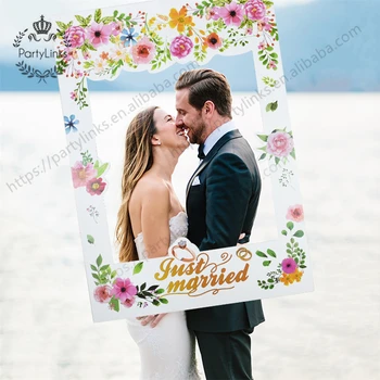 68cm X 48cm DIY Photo Shoot Holding Prop Just Married Weddings Day Picture Frame Photo Booth Props for Wedding Party Decoration