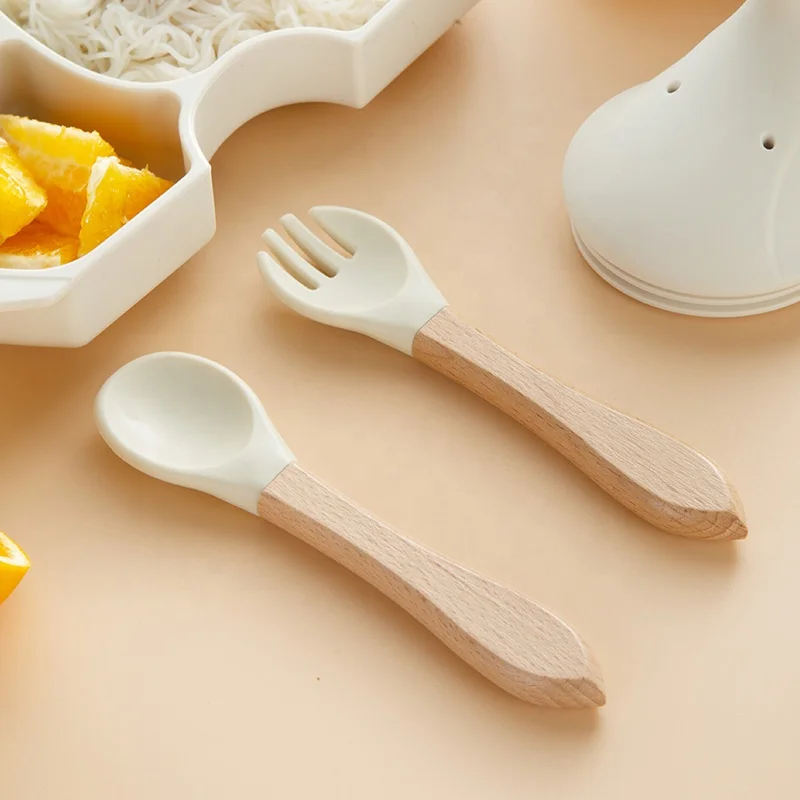 Wholesale BPA Free Food Grade Silicone Baby Plate Tableware Suction Bowl Cups Bibs Spoon Forks Baby Feeding Supplies Sets manufacture