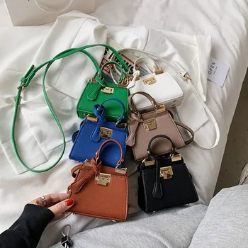 Luxury retro Hong Kong style messenger bag fashion small mini round handbag lock shoulder ladies bag
