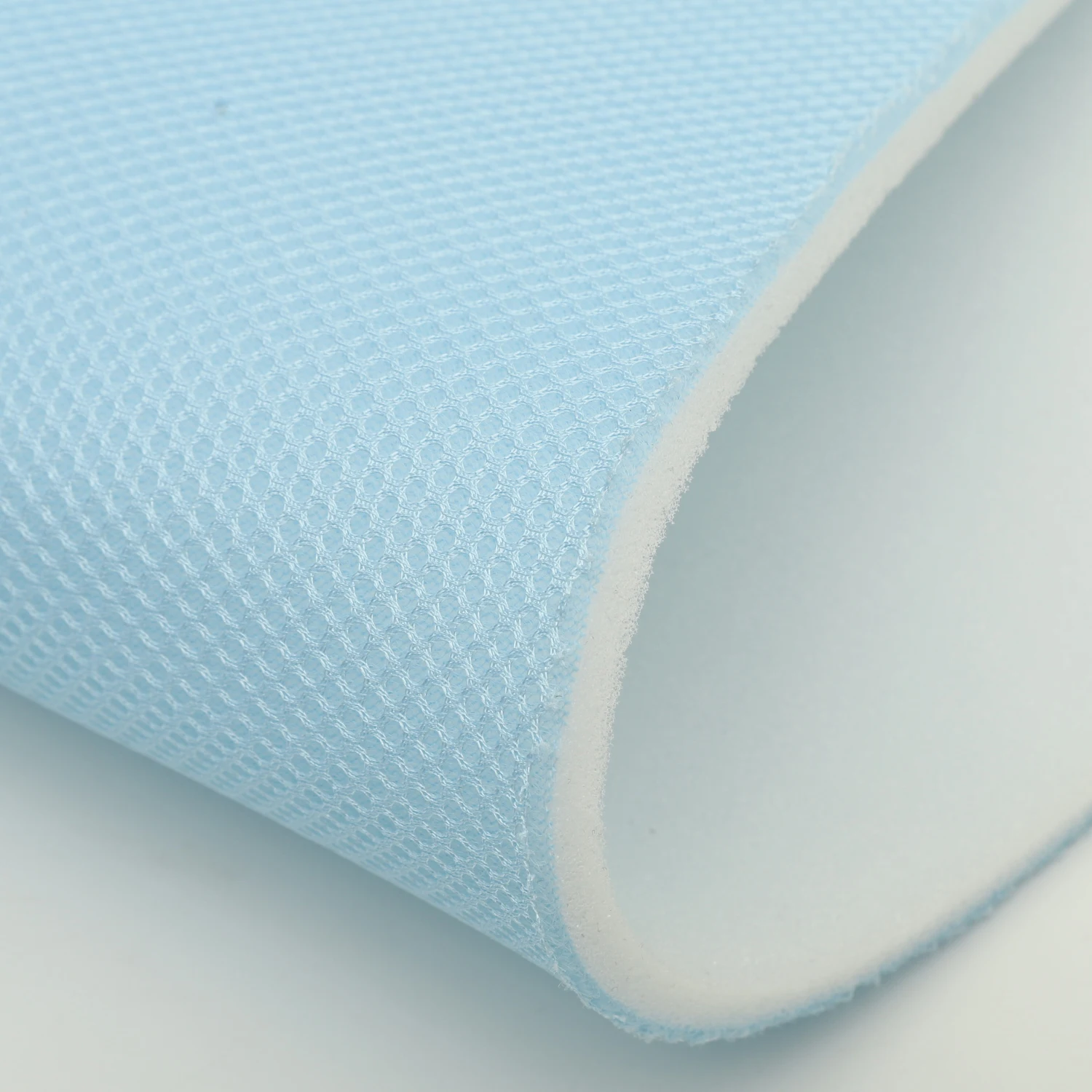 Dongyao Quality Customizable 3d Polyester Foam Laminated Sandwich Mesh Fabric Foam Used for Medical Device Pet Supplies Shoes details