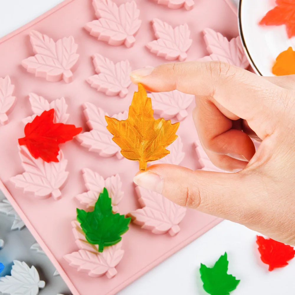 Wholesale BPA free maple 18 holes leaf shape candle silicone molds 3d molde cheesee chocolate mold cake