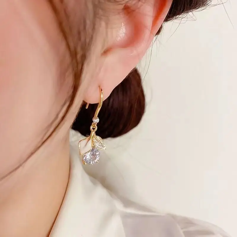 Korean Ginkgo Leaf Light Luxury Shiny Exquisite Earring Hook Women's Tiny Drop Crystal Earrings for Women