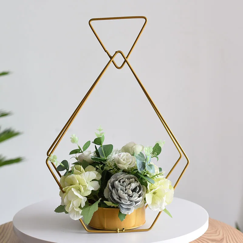 Small Heart Shape Flower Stand Metal Gold Party Wedding Decoration Table Centerpiece