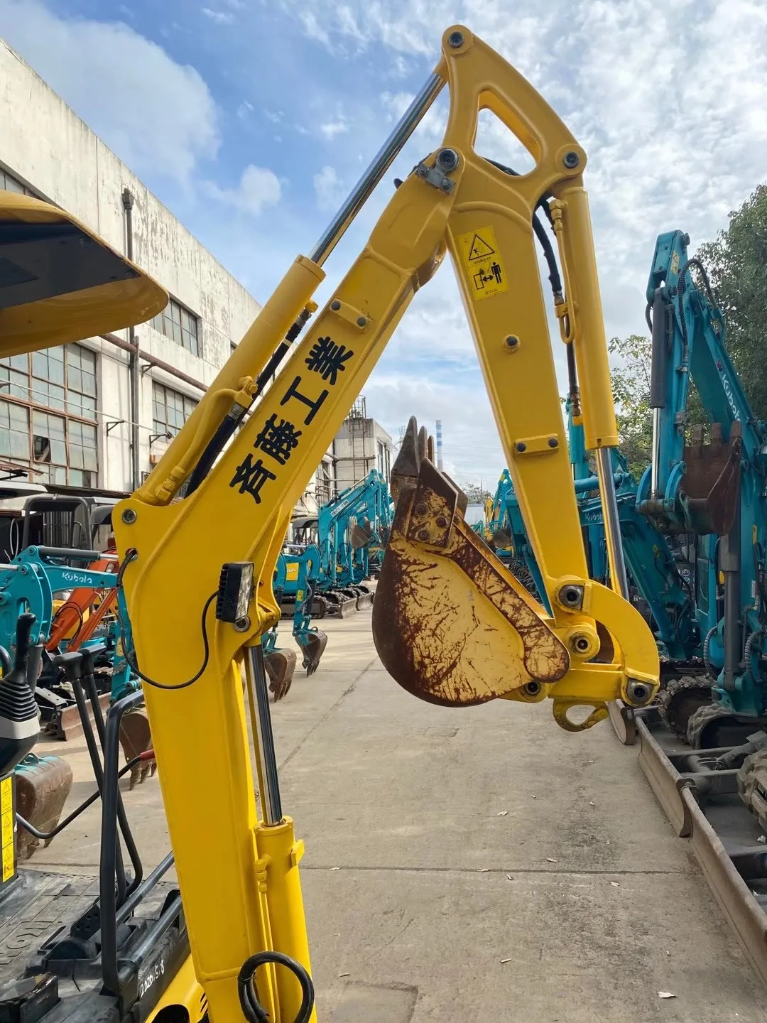 Used Komatsu Mini PC18MR Crawler Excavator with 1.6TON Operating Weight 0.04m³ Bucket Capacity and 1600 KG Machine Weight