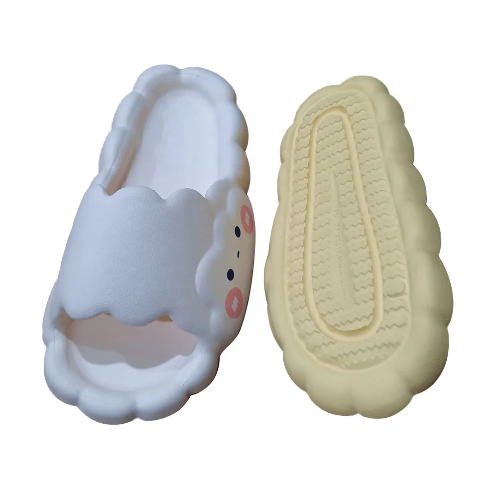 2022 Cloud slippers summer home non-slip outsole cute slippers thick soles indoor outdoor unisex indoor outdoor slippers EVA