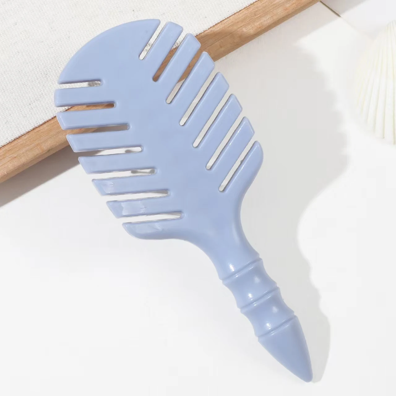 Portable Lightweight Hairbrush for Frizz Control and Hair Straightening Bone Shape Comb Compact Hygienic factory