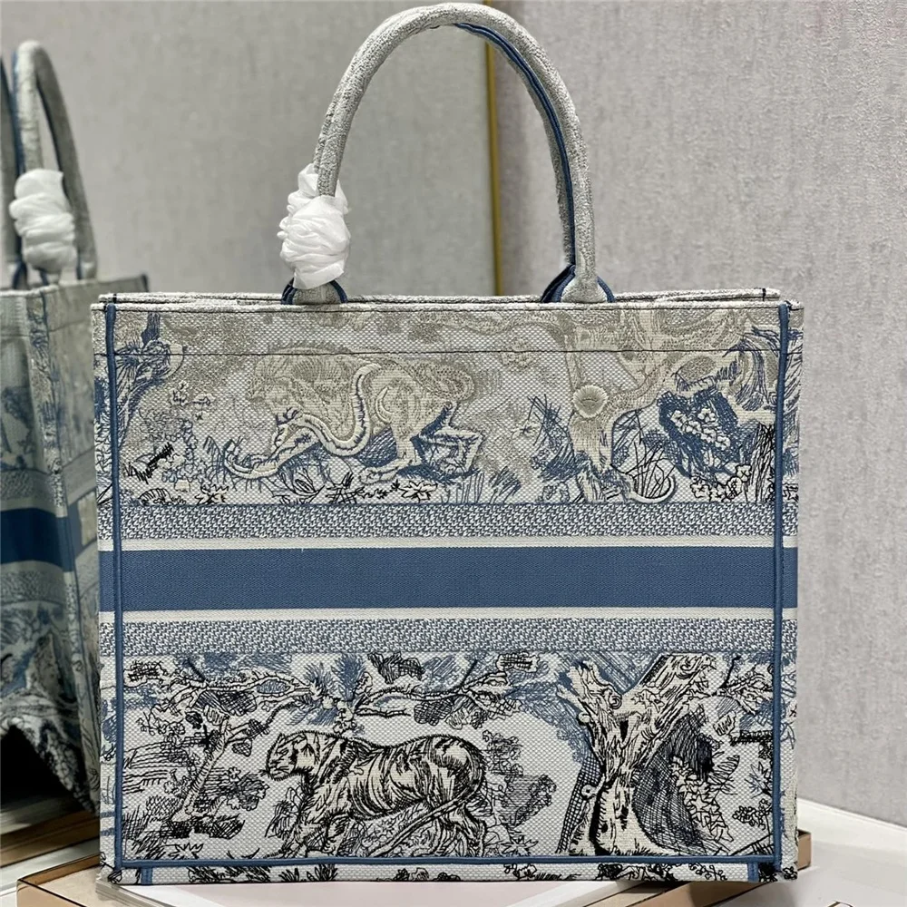 2022 Hot Sale Designer Handbags Famous Brands Women Trendy Tote Hand Bag  Ladies Purse Fashion Handbag Luxury Canvas Tote Bag - Buy Tote Bag,Fashion  Handbags,Custom Printed Canvas Tote Bags Product on Alibaba.com