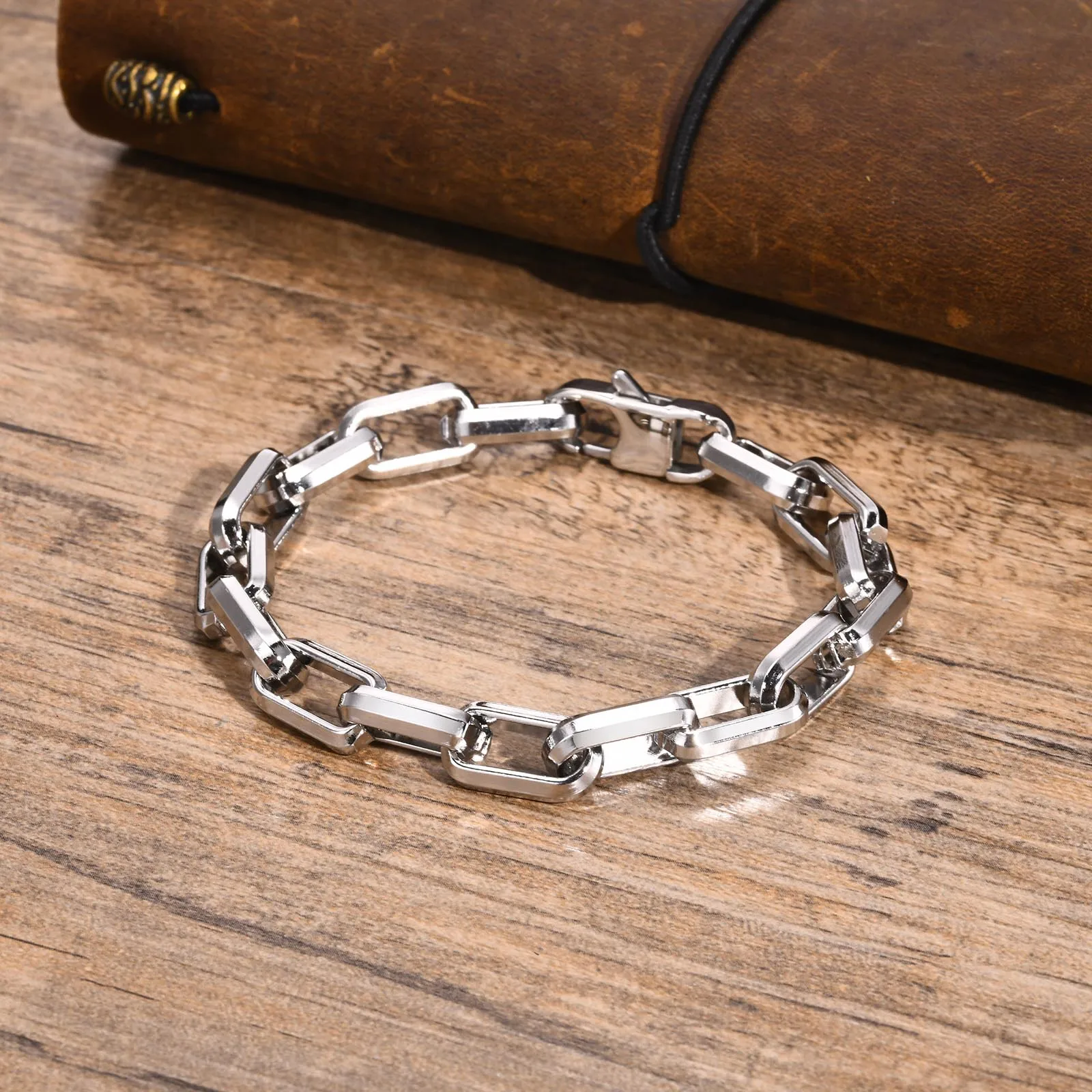 ☆韓国の人気☆【SPORTY&RICH】☆LOGO CHAIN LINK BRACELET☆ ☆送料・関税込☆SPORTY&RICH☆LOGO CHAIN LINK BRACELET☆