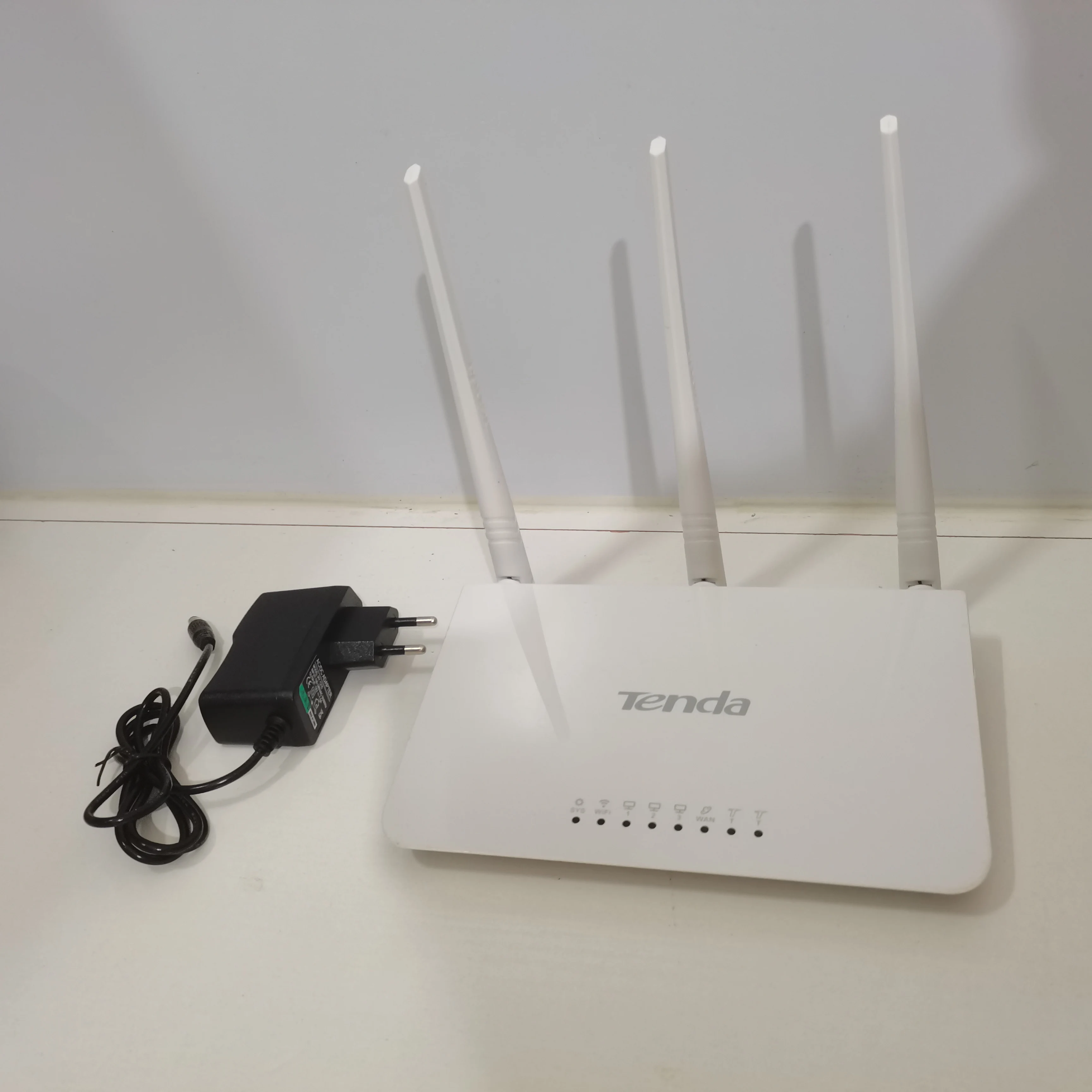 High Quality Tenda Wifi Router Tenda F3 300mbps Wireless Router 5dbi