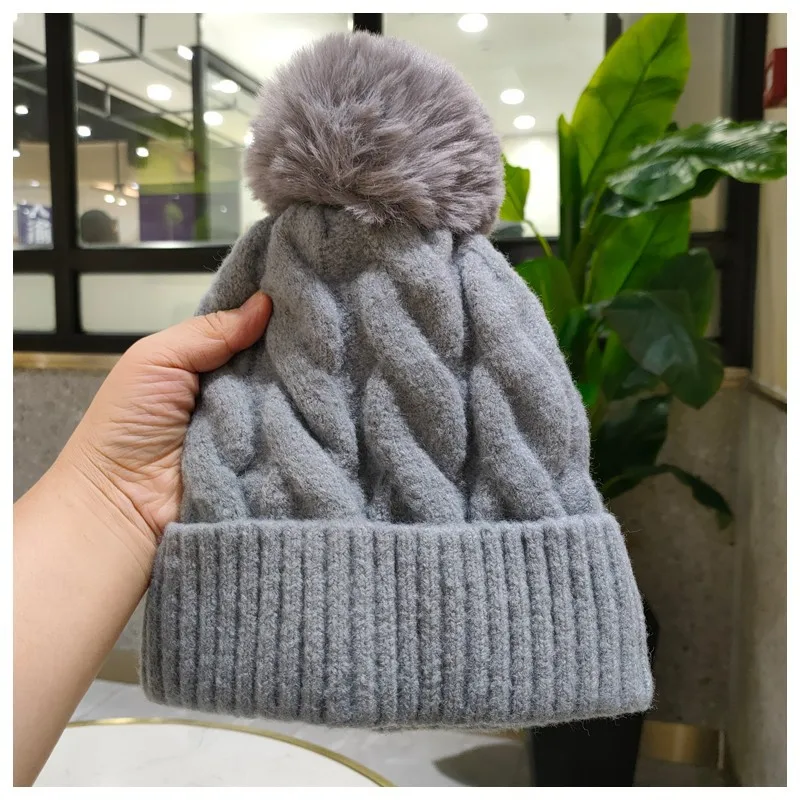2023 Wholesale Twist Knitted Fleece Winter Hats for Women