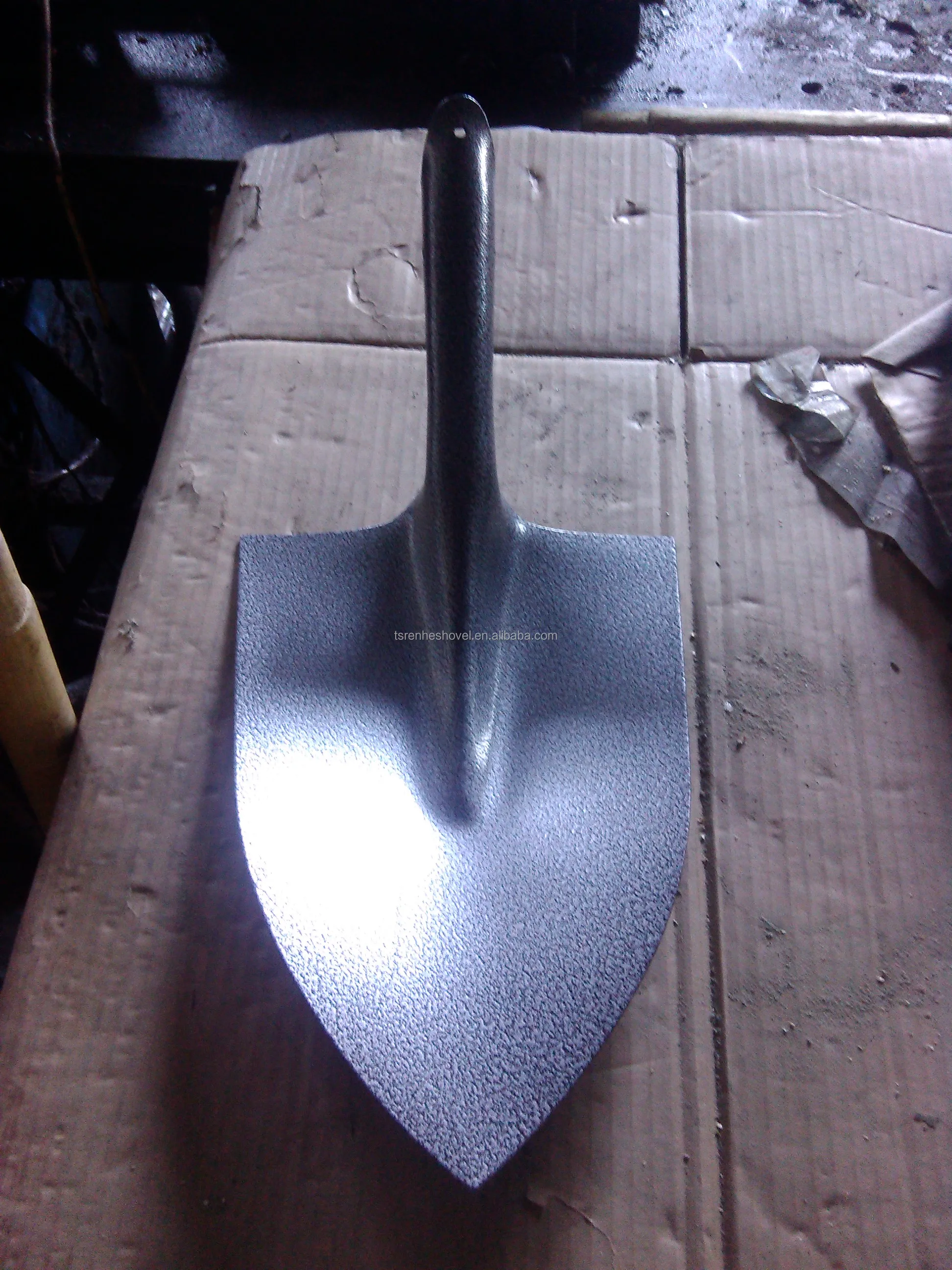 product factory direct produce farming agricultural tools high quality 50mn steel uk market shovel head-4