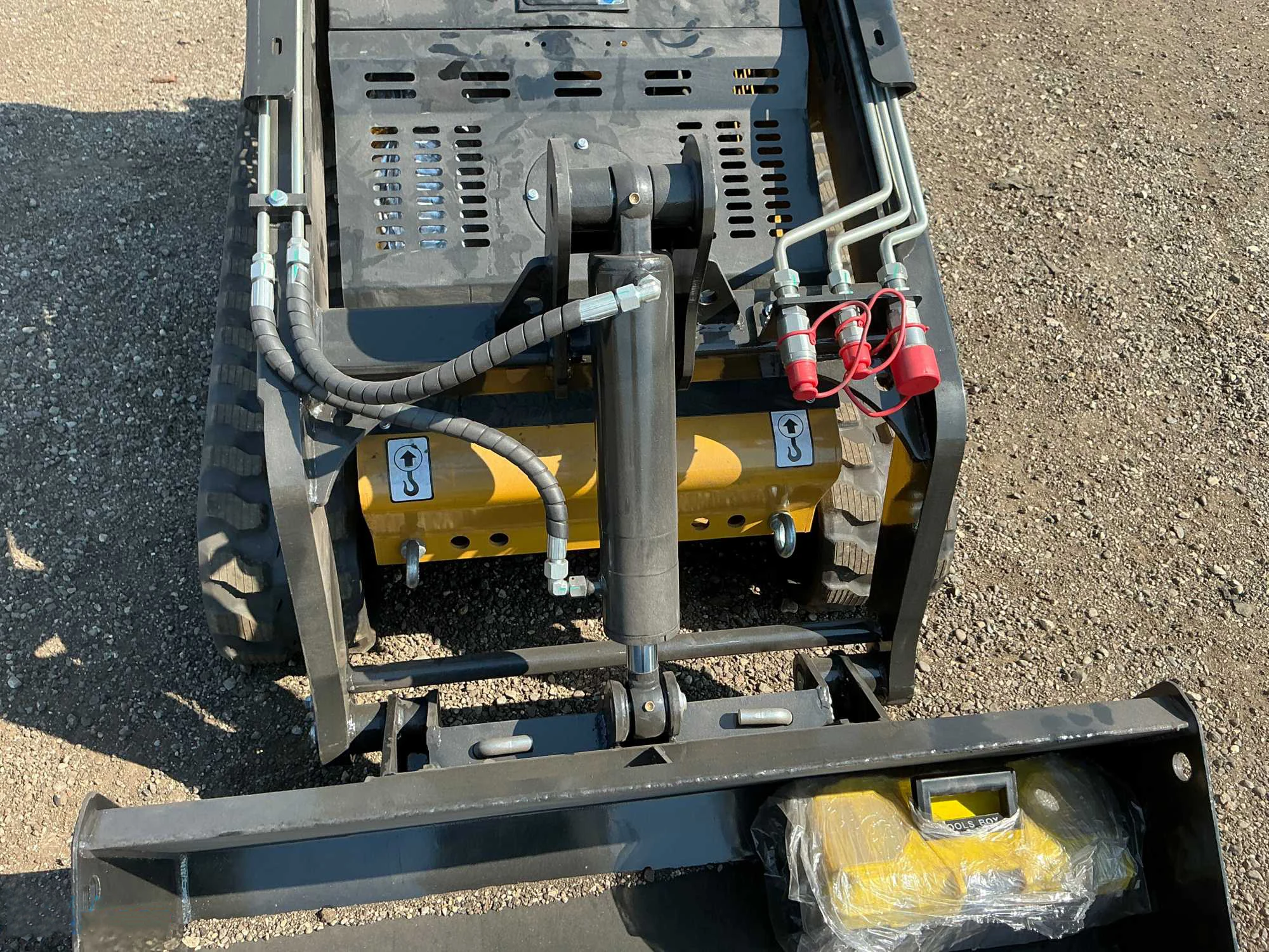 kkt27 kubota d1105 diesel engine 3 cylinders mini skid steer loader crawler loader-10