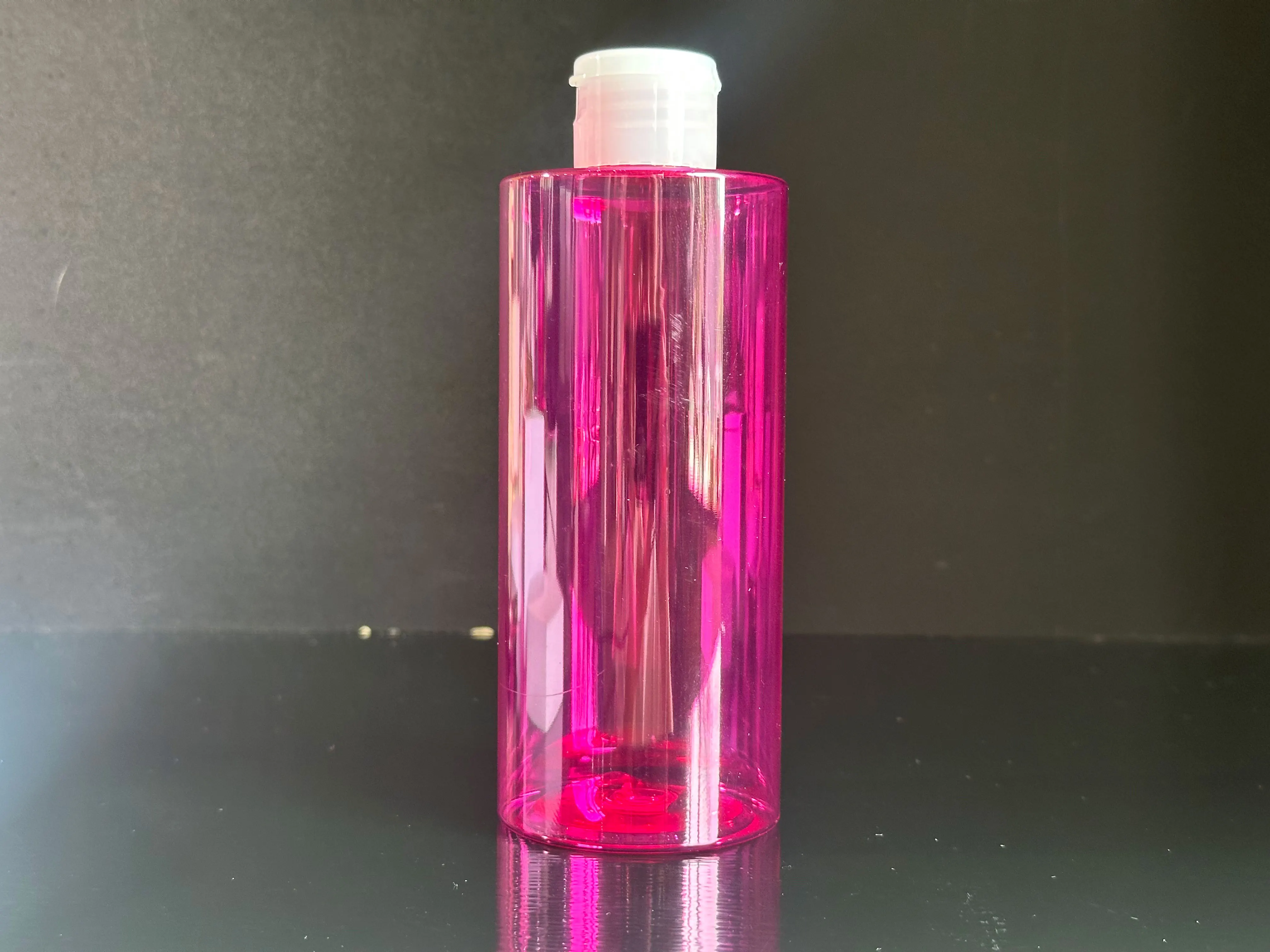 Custom Supply Red Clear PET Plastic Lotion Bottle with Press Disc Cap and 300/400/500ml Capacity