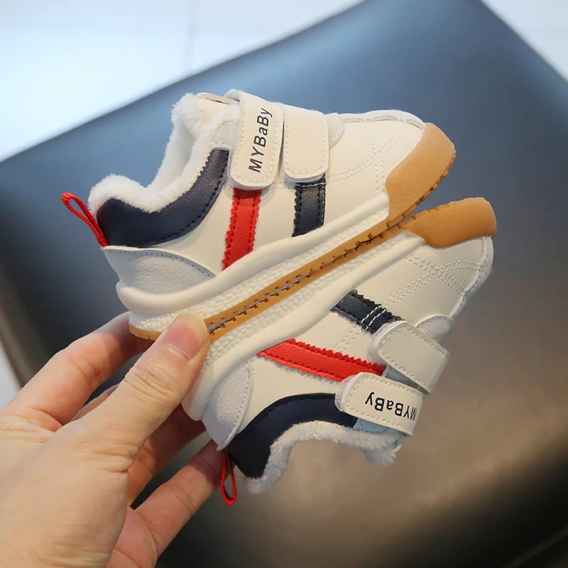 Newest Winter Walking Kids Shoes Soft Rubber Soled Sneakers Plush Fleece Toddler Baby Shoes manufacture